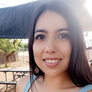 Meet your Posher, Paola